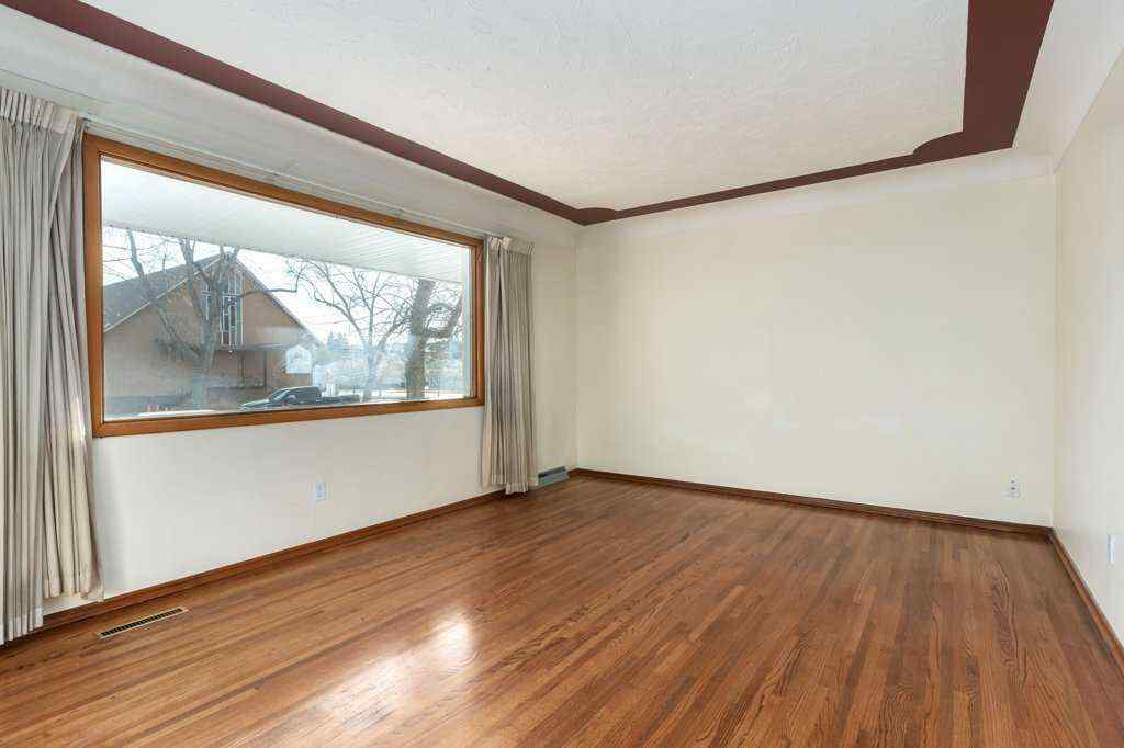 MLS® A2266294 - 411 10 Street NE in Bridgeland/Riverside Calgary, Residential