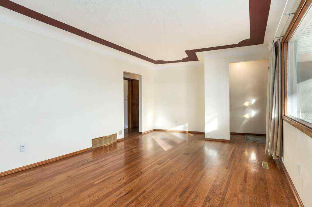 MLS® A2266294 - 411 10 Street NE in Bridgeland/Riverside Calgary, Residential