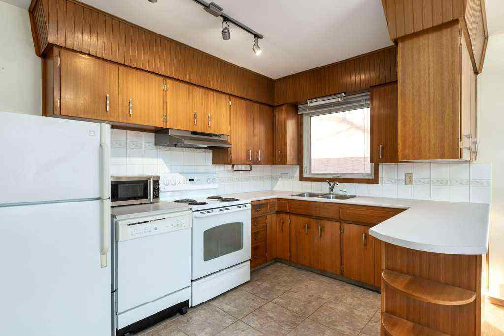 MLS® A2266294 - 411 10 Street NE in Bridgeland/Riverside Calgary, Residential