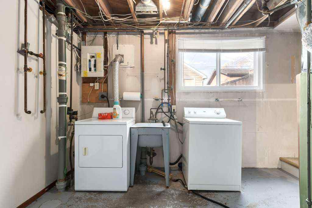 MLS® A2266294 - 411 10 Street NE in Bridgeland/Riverside Calgary, Residential