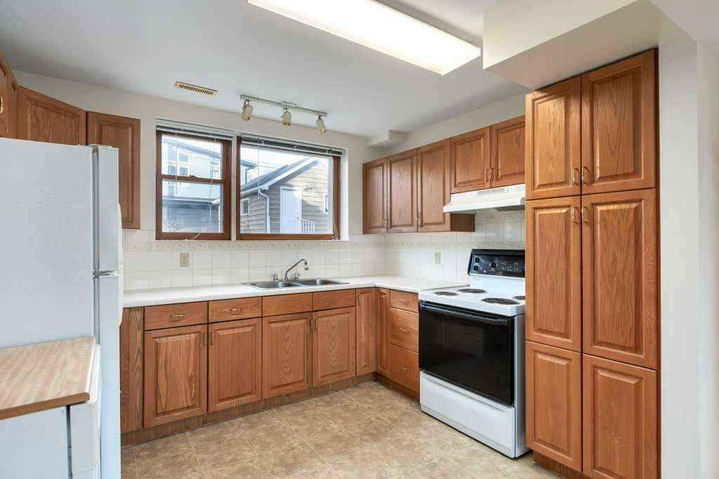 MLS® A2266294 - 411 10 Street NE in Bridgeland/Riverside Calgary, Residential