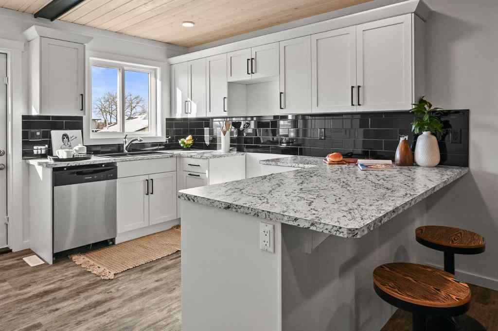 MLS® A2266299 - 6 Metcalf Way  in Metcalf Ridge Lacombe, Residential