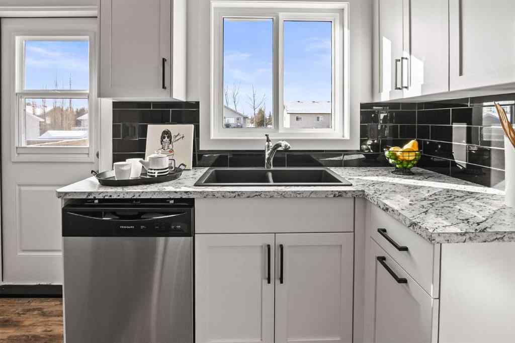 MLS® A2266299 - 6 Metcalf Way  in Metcalf Ridge Lacombe, Residential