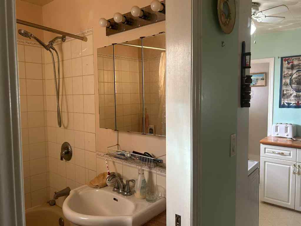 MLS® A2266300 - 123 Centre Street  in NONE Torrington, Residential