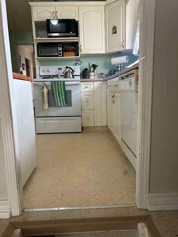 MLS® A2266300 - 123 Centre Street  in NONE Torrington, Residential