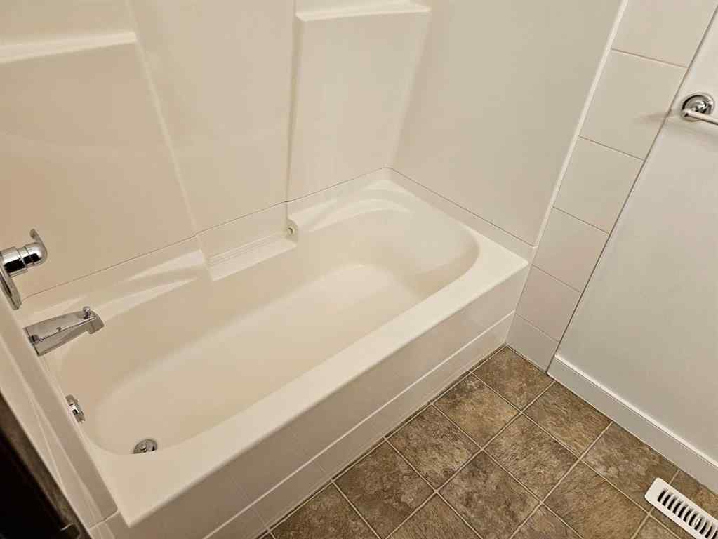 MLS® A2266302 - 2137 / 2139 53 Avenue SW in North Glenmore Park Calgary, Residential