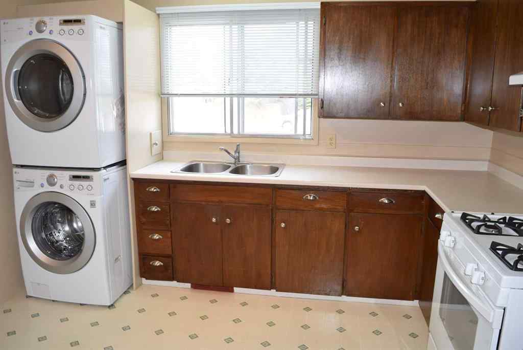 MLS® A2266302 - 2137 / 2139 53 Avenue SW in North Glenmore Park Calgary, Residential