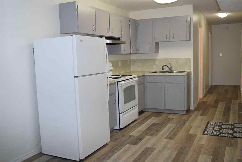 MLS® A2266302 - 2137 / 2139 53 Avenue SW in North Glenmore Park Calgary, Residential