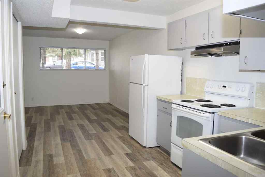 MLS® A2266302 - 2137 / 2139 53 Avenue SW in North Glenmore Park Calgary, Residential