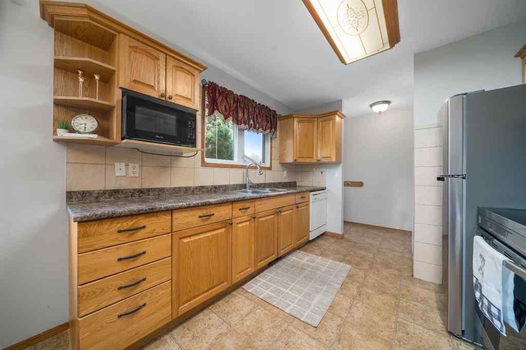 MLS® A2266304 - 24 Cypress Way SE in Southview-Park Meadows Medicine Hat, Residential