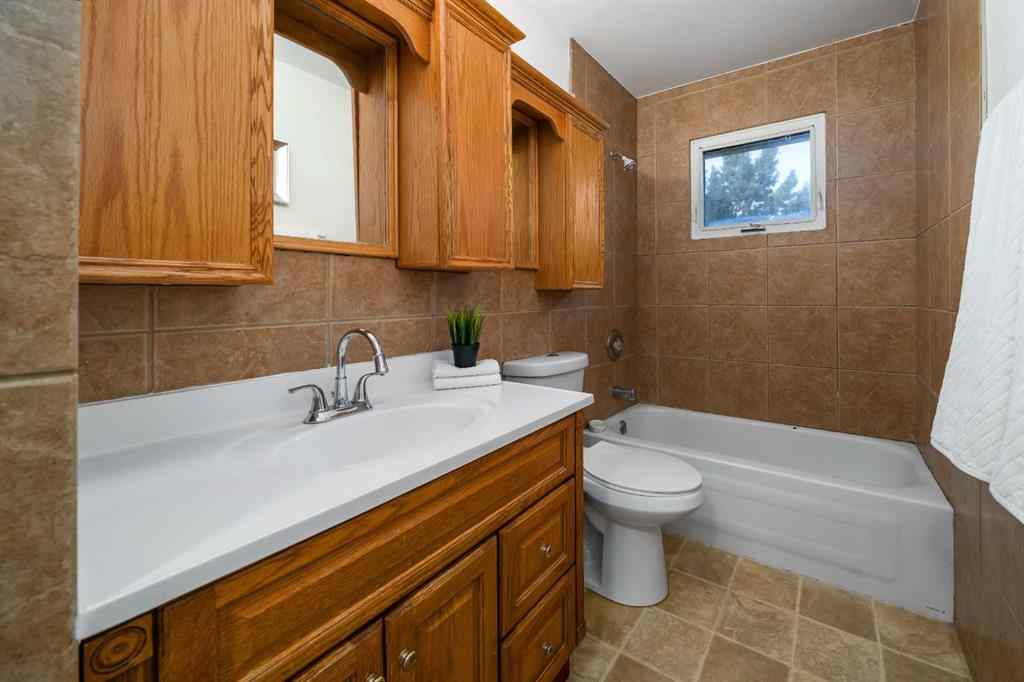 MLS® A2266304 - 24 Cypress Way SE in Southview-Park Meadows Medicine Hat, Residential