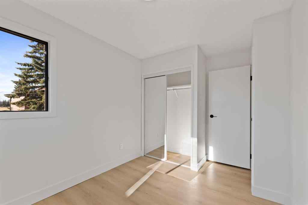 MLS® A2266311 - 26 Glamis Gardens SW in Glamorgan Calgary, Residential