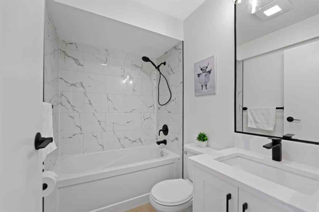 MLS® A2266311 - 26 Glamis Gardens SW in Glamorgan Calgary, Residential