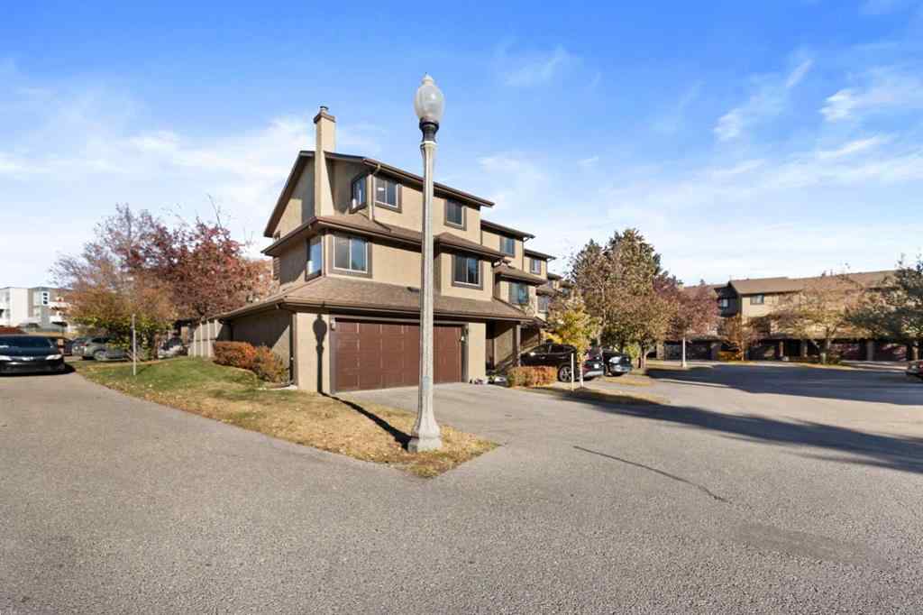 MLS® A2266311 - 26 Glamis Gardens SW in Glamorgan Calgary, Residential