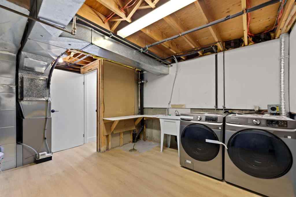 MLS® A2266311 - 26 Glamis Gardens SW in Glamorgan Calgary, Residential