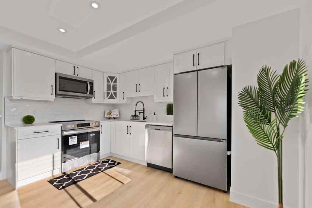 MLS® A2266311 - 26 Glamis Gardens SW in Glamorgan Calgary, Residential