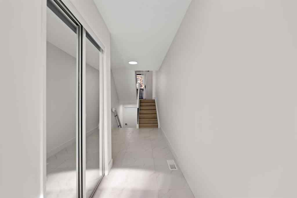 MLS® A2266311 - 26 Glamis Gardens SW in Glamorgan Calgary, Residential