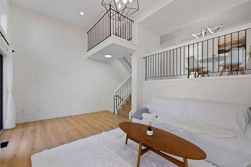 MLS® A2266311 - 26 Glamis Gardens SW in Glamorgan Calgary, Residential