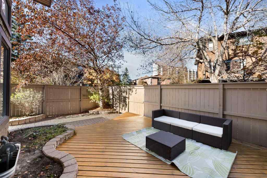 MLS® A2266311 - 26 Glamis Gardens SW in Glamorgan Calgary, Residential