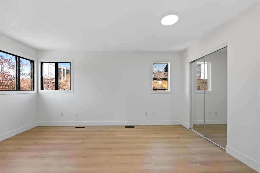 MLS® A2266311 - 26 Glamis Gardens SW in Glamorgan Calgary, Residential