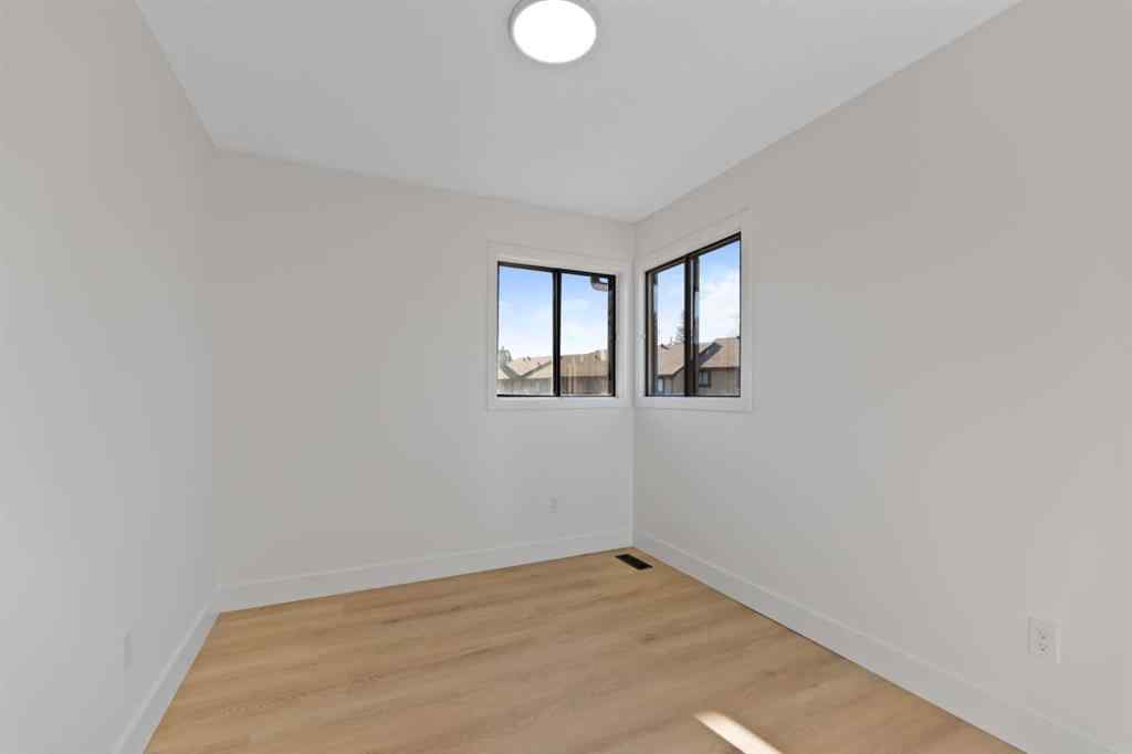 MLS® A2266311 - 26 Glamis Gardens SW in Glamorgan Calgary, Residential