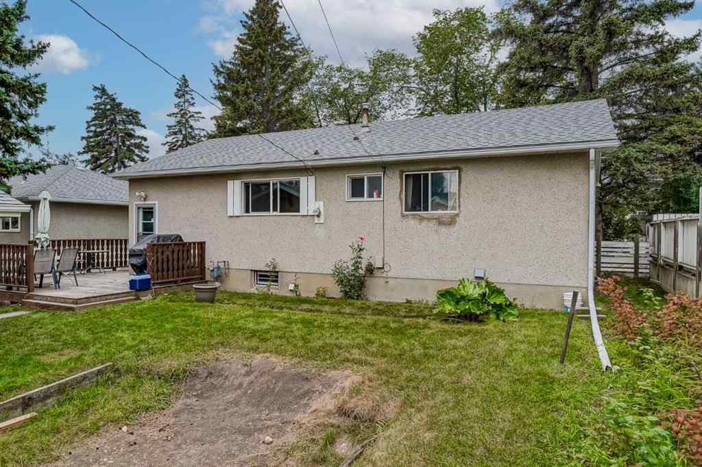 MLS® A2266312 - 4928 45 Street SW in Glamorgan Calgary, Residential