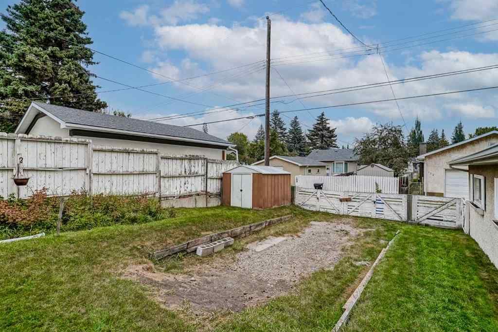 MLS® A2266312 - 4928 45 Street SW in Glamorgan Calgary, Residential