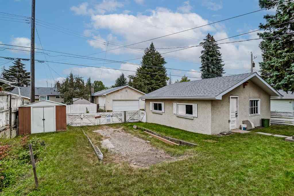 MLS® A2266312 - 4928 45 Street SW in Glamorgan Calgary, Residential