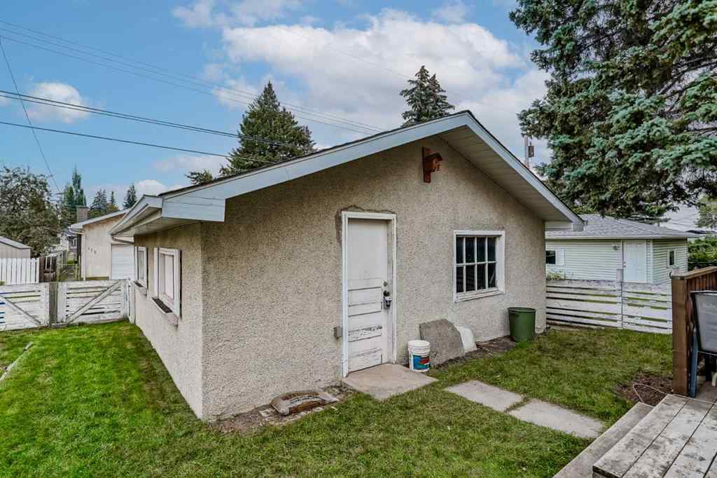 MLS® A2266312 - 4928 45 Street SW in Glamorgan Calgary, Residential