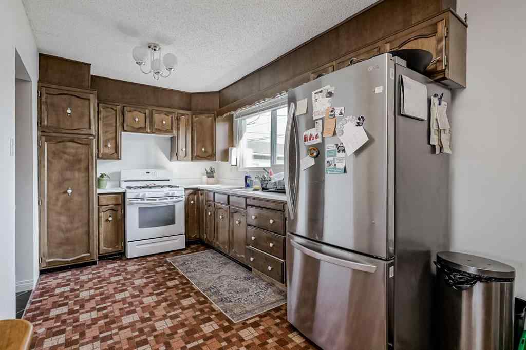 MLS® A2266312 - 4928 45 Street SW in Glamorgan Calgary, Residential