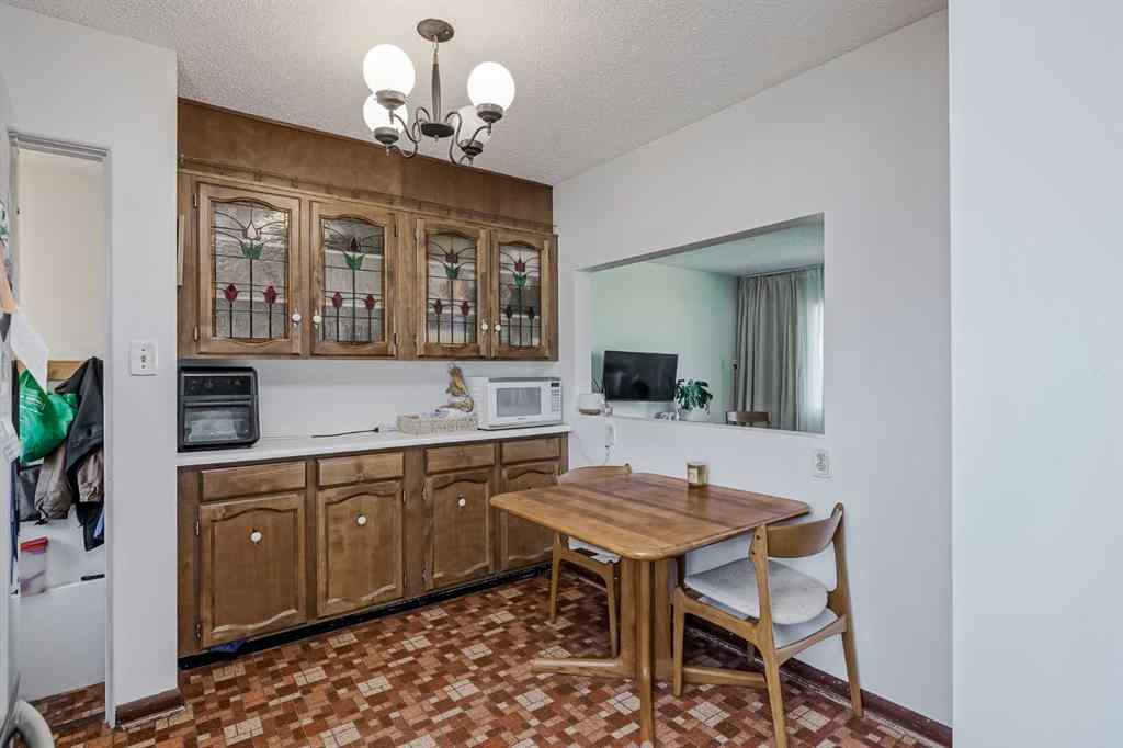 MLS® A2266312 - 4928 45 Street SW in Glamorgan Calgary, Residential