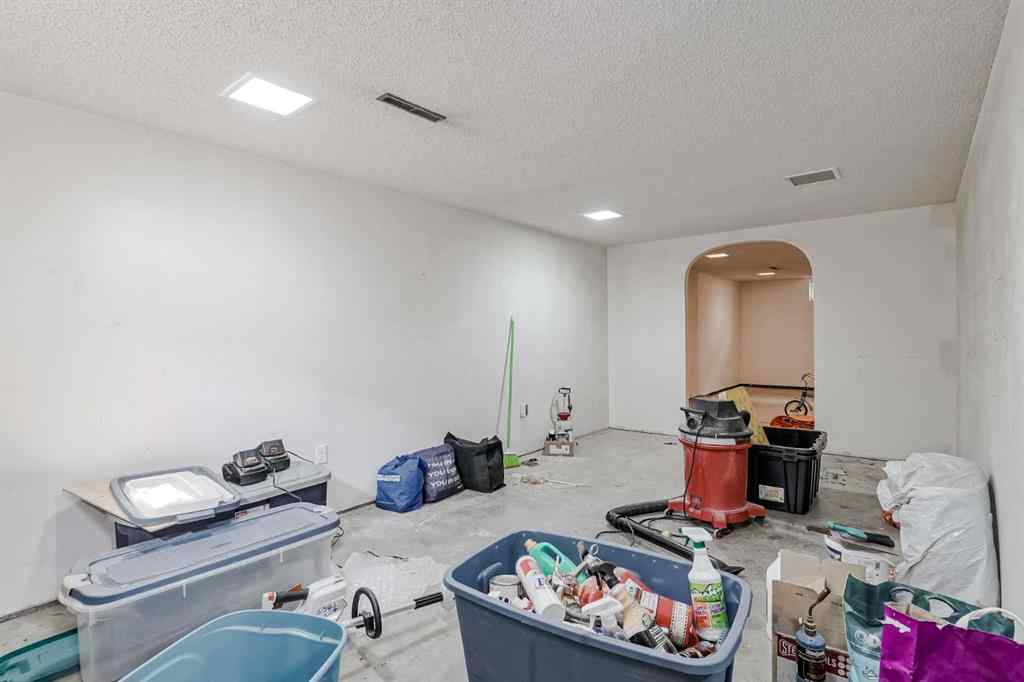 MLS® A2266312 - 4928 45 Street SW in Glamorgan Calgary, Residential