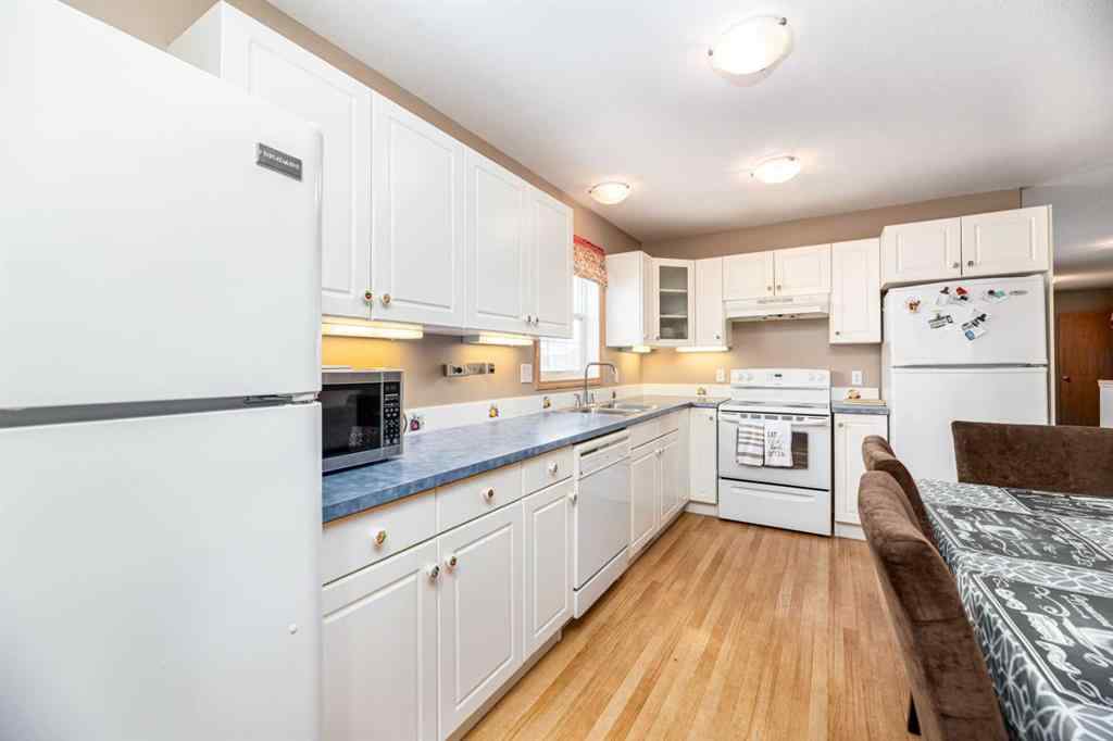 MLS® A2266319 - 625 Lancaster Drive  in Lonsdale Red Deer, Residential