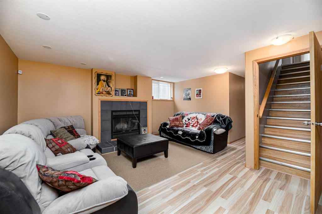 MLS® A2266319 - 625 Lancaster Drive  in Lonsdale Red Deer, Residential