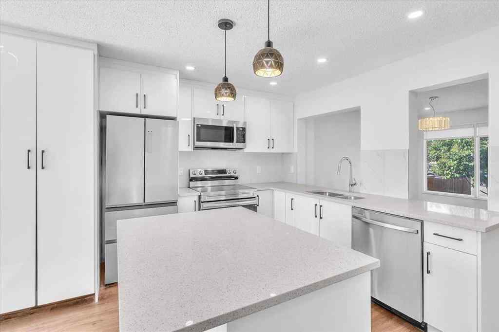 MLS® A2266322 - 99 Shawmeadows Close SW in Shawnessy Calgary, Residential