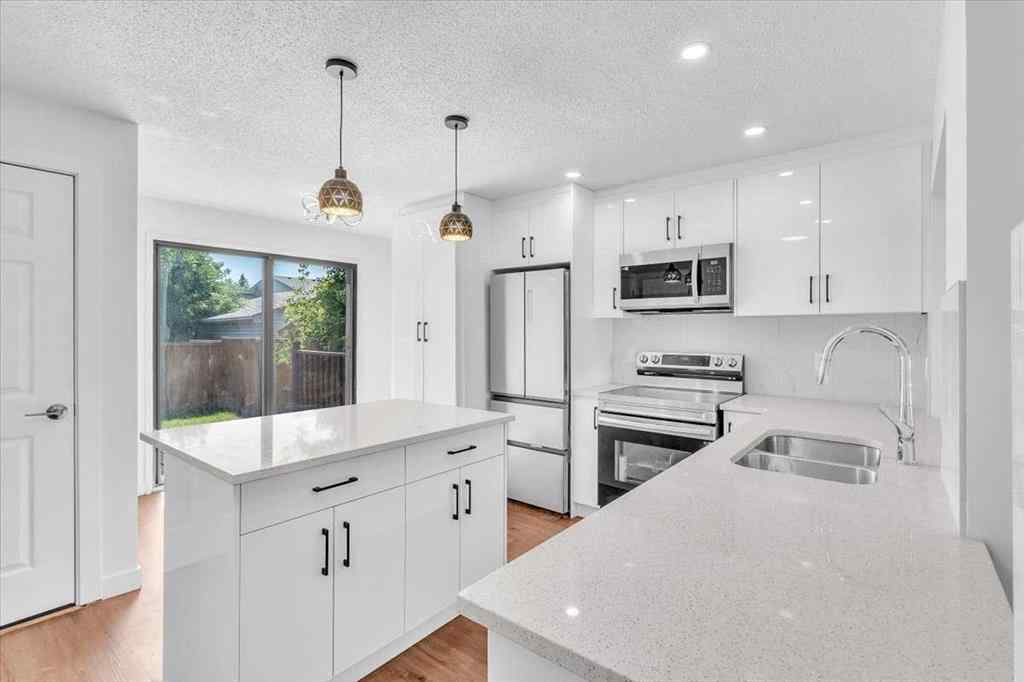 MLS® A2266322 - 99 Shawmeadows Close SW in Shawnessy Calgary, Residential