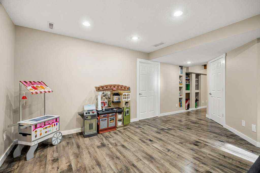 MLS® A2266324 - 151 Mt Gibraltar Heights SE in McKenzie Lake Calgary, Residential