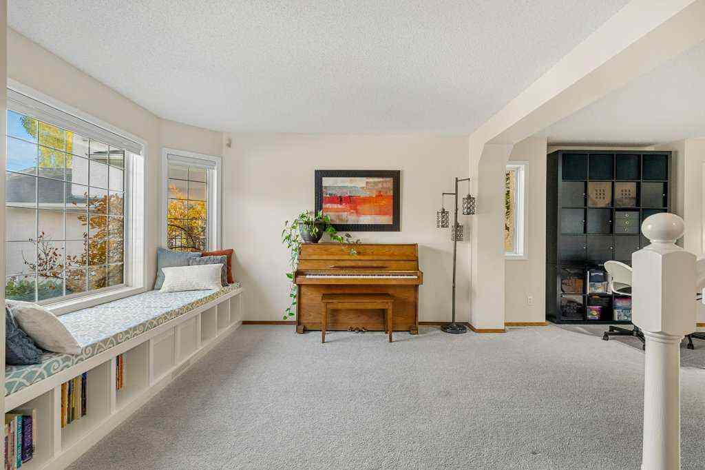 MLS® A2266324 - 151 Mt Gibraltar Heights SE in McKenzie Lake Calgary, Residential