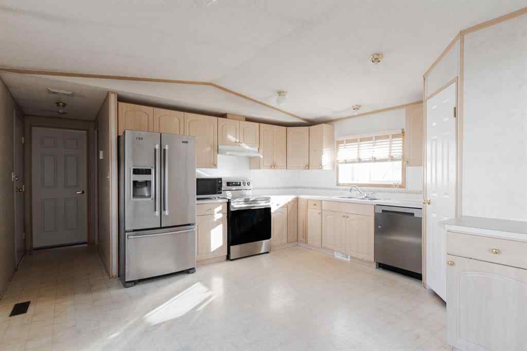 MLS® A2266327 - 216 Palomino Close  in Prairie Creek Fort McMurray, Residential