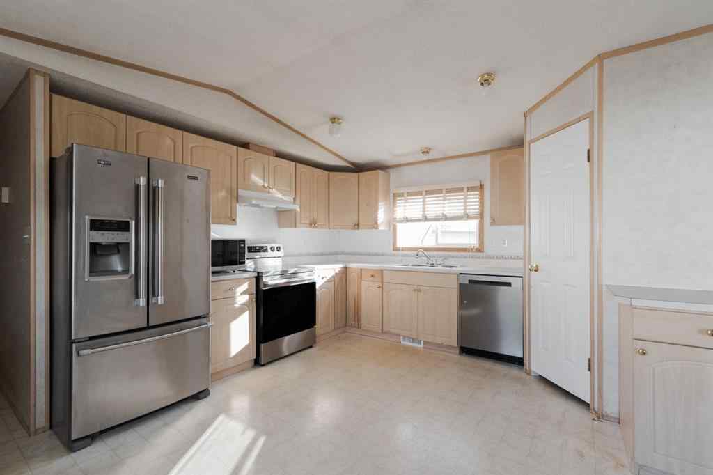 MLS® A2266327 - 216 Palomino Close  in Prairie Creek Fort McMurray, Residential