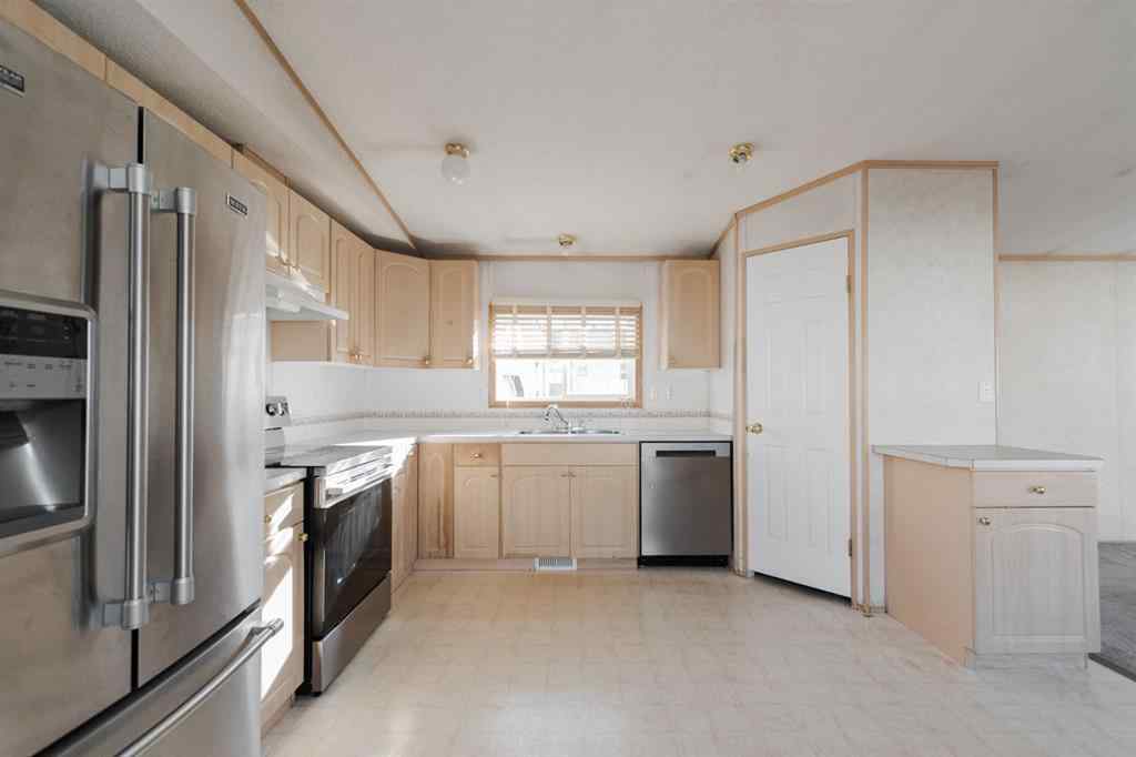 MLS® A2266327 - 216 Palomino Close  in Prairie Creek Fort McMurray, Residential