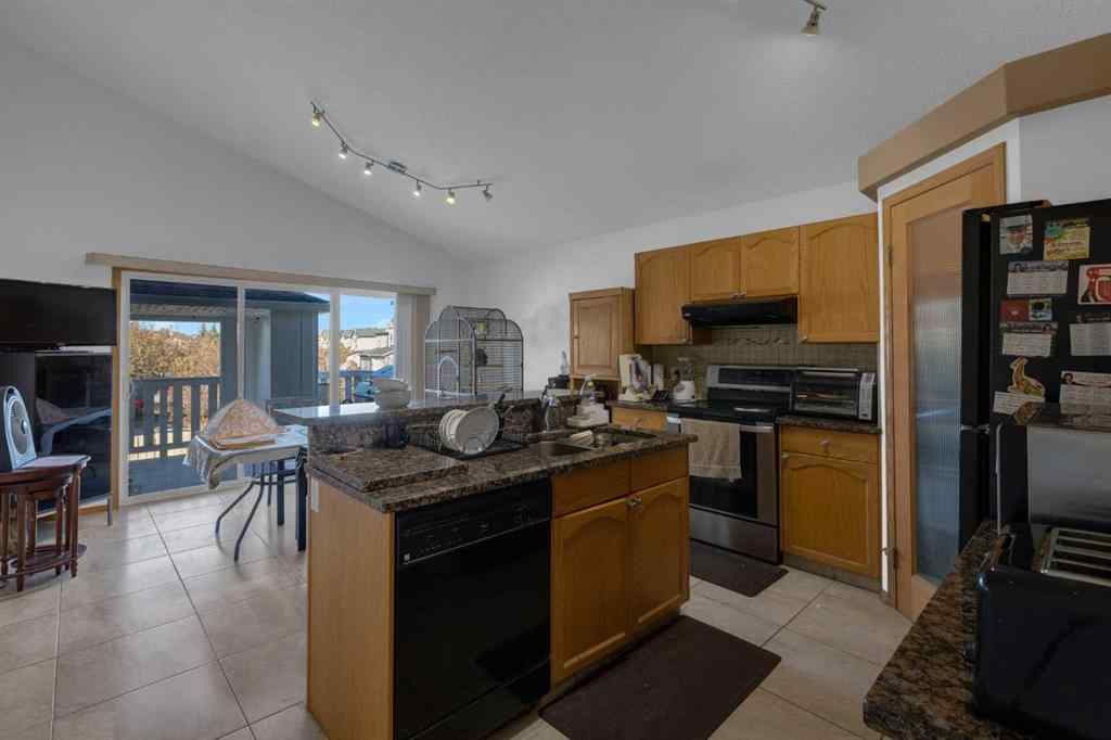 MLS® A2266329 - 255 Panamount Lane NW in Panorama Hills Calgary, Residential