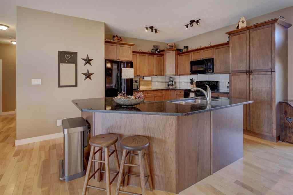 MLS® A2266330 - 855 Bankview Drive  in Bankview Drumheller, Residential