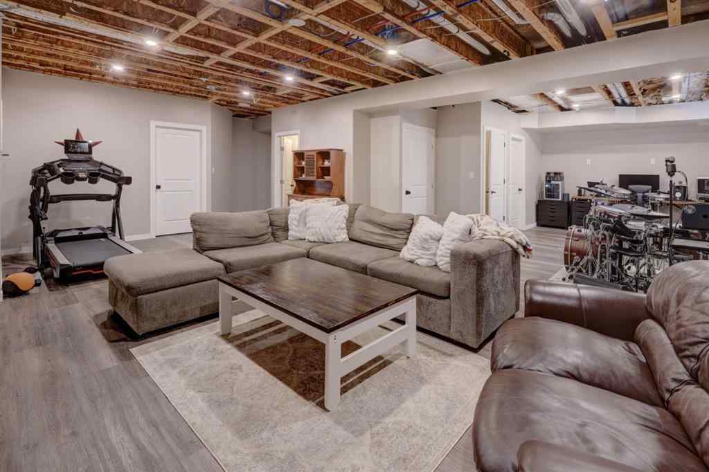 MLS® A2266330 - 855 Bankview Drive  in Bankview Drumheller, Residential