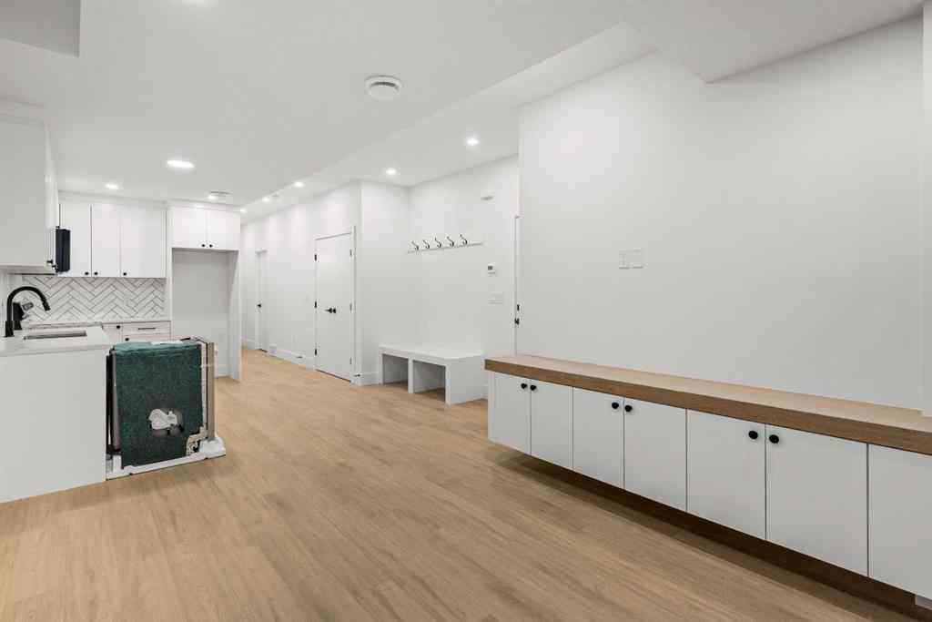 MLS® A2266349 - 1623 21 Avenue NW in Capitol Hill Calgary, Residential