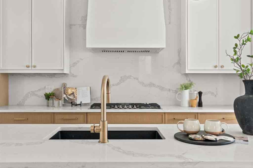 MLS® A2266349 - 1623 21 Avenue NW in Capitol Hill Calgary, Residential