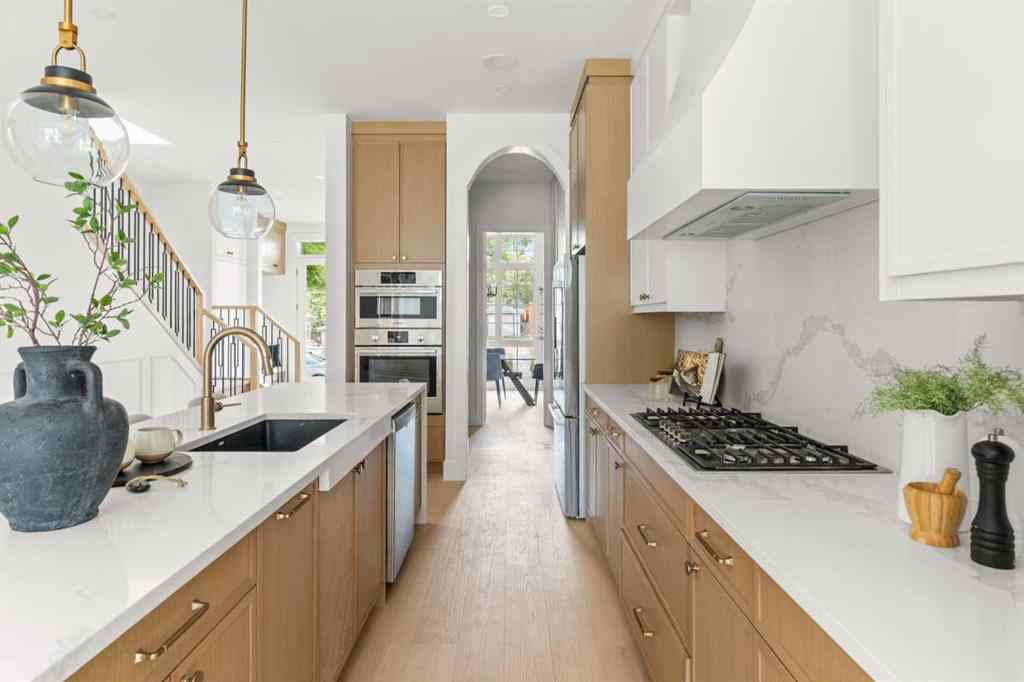 MLS® A2266349 - 1623 21 Avenue NW in Capitol Hill Calgary, Residential