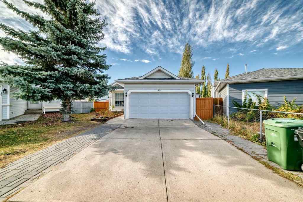 MLS® A2266353 - 323 Appleglen Place SE in Applewood Park Calgary, Residential