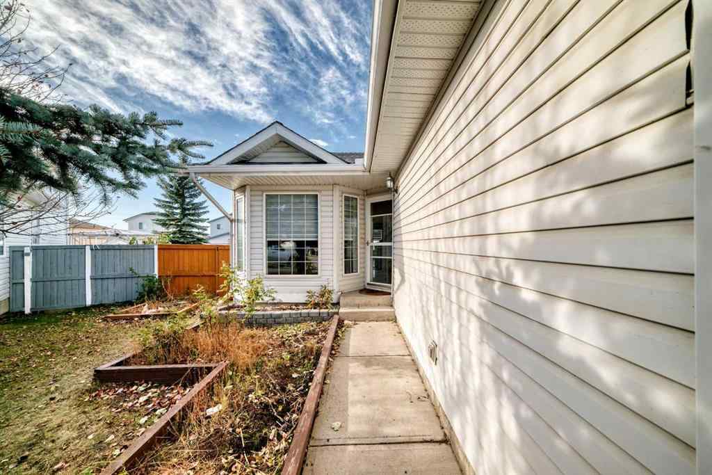 MLS® A2266353 - 323 Appleglen Place SE in Applewood Park Calgary, Residential