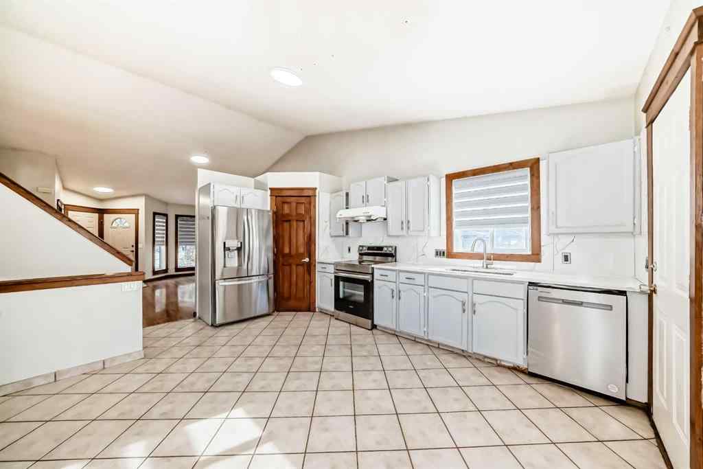 MLS® A2266353 - 323 Appleglen Place SE in Applewood Park Calgary, Residential